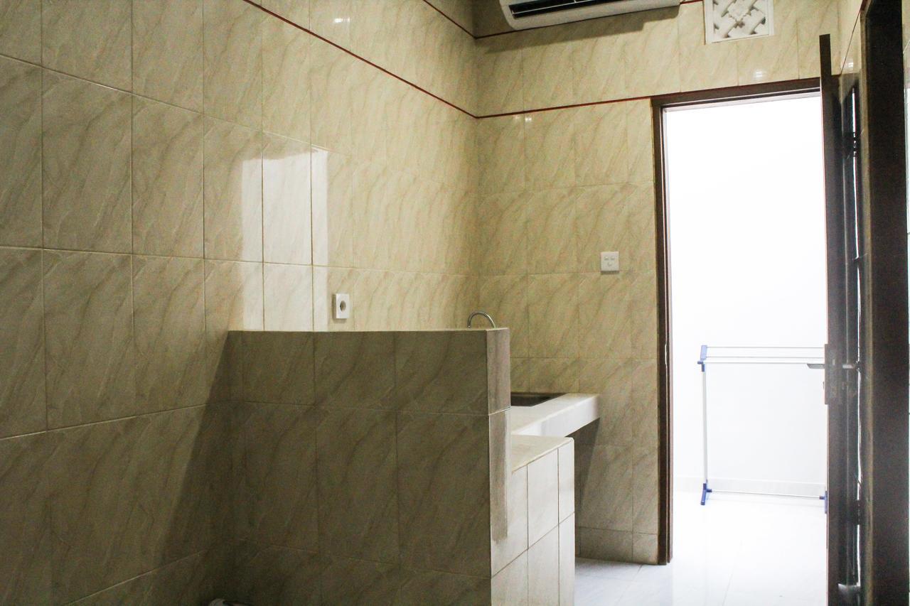 Santhi Graha Kuta Hotel กูตา ภายนอก รูปภาพ